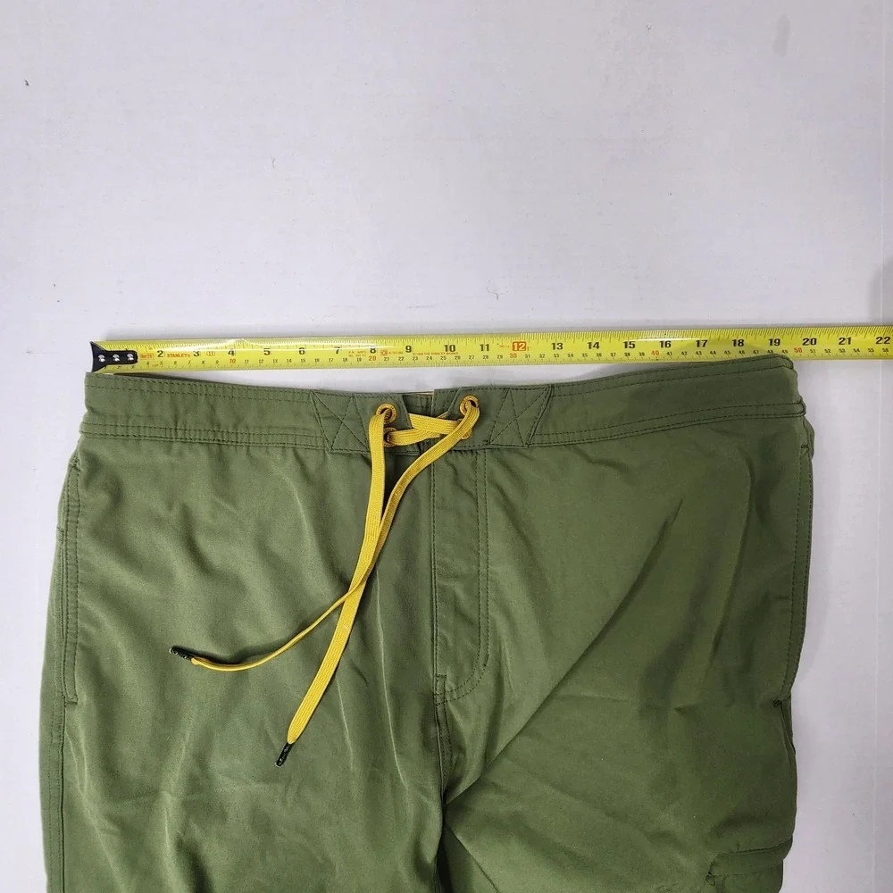 Huk Performance Mens 38 Fishing Outdoor Cargo Shorts Green Boardshorts
